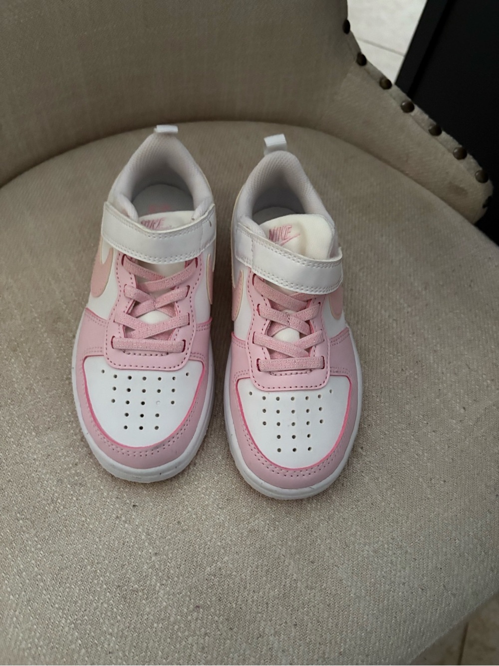Nike Kids White and Pink Low-Top Sneakers